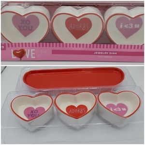 New Valentine's Day Ceramic Jewelry Dish Set of 3 NIB With Base